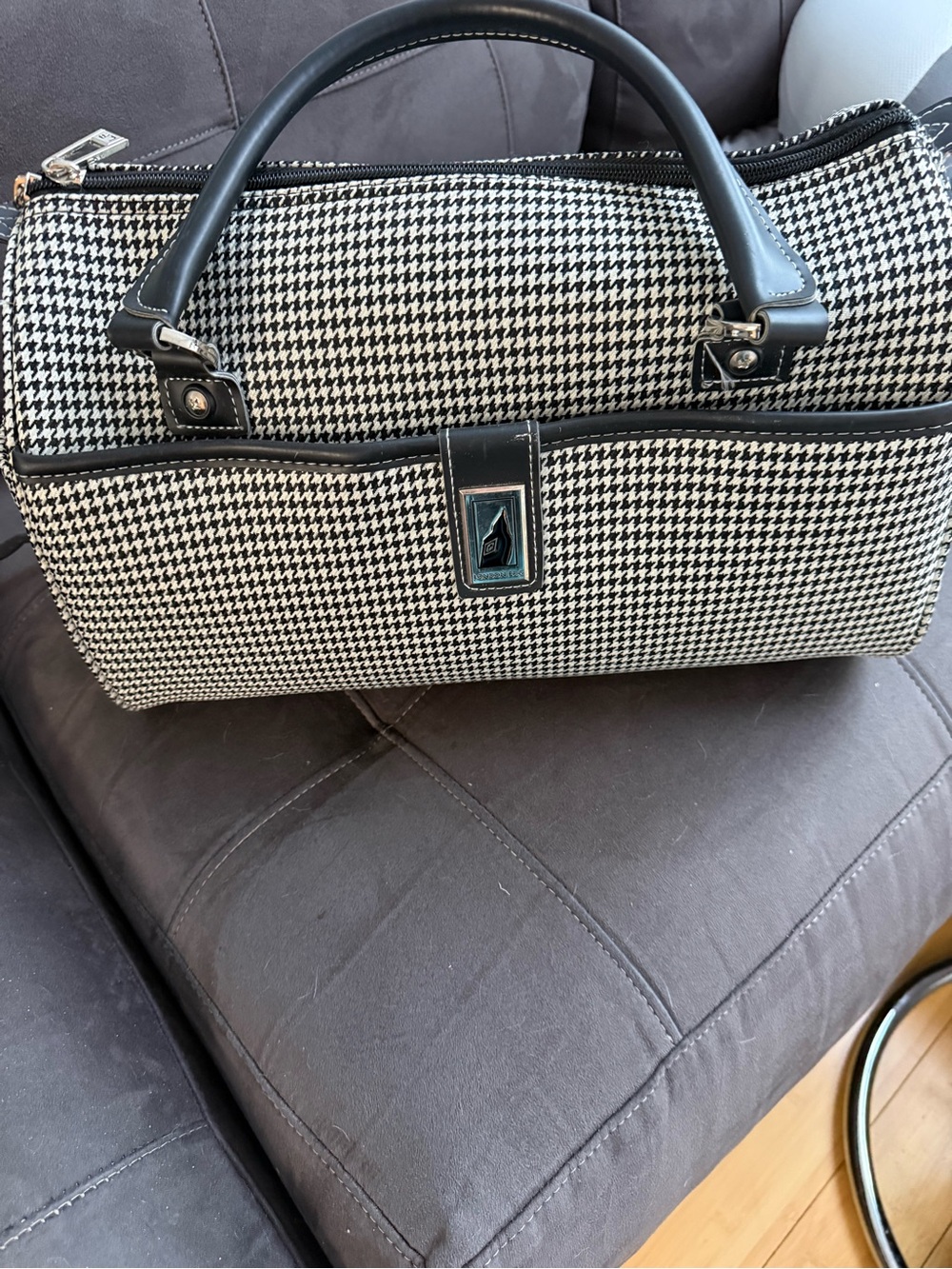 London Fog Black and White Houndstooth Toiletry Bag